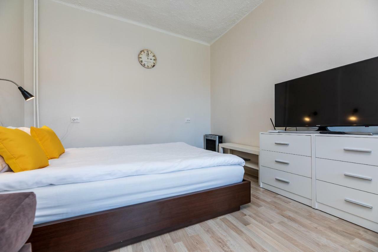Compact Apartment Near Food Market In The Oldtown Plus Free Parking Klaipėda Eksteriør bilde